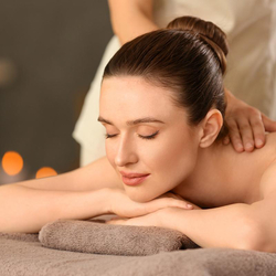 Moment de détente unique, Massage du corps & mini soin du visage, 80 minutes