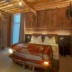 Übernachtung im Themenzimmer, inklusive Frühstück für 2 Personen