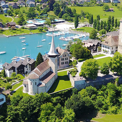 Schloss Spiez Privatführung , inkl. Schifffahrt auf dem Thunersee | 2. Klasse