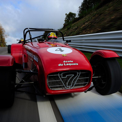 Stage de pilotage Caterham Lotus 7 , 24 tours (1/2 journée), pour 1 personne