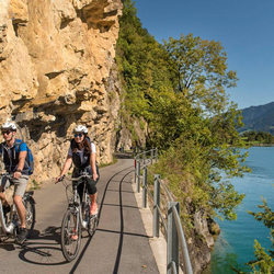 Kulinarik E-Biketour am Walensee,  inklusive Schifffahrt für zwei Personen