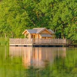 Familienhütte auf dem See, 1 Übernachtung für 5 Personen inkl. Frühstück
