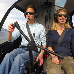 Aux commandes d'un hélicoptère , 20min de pilotage depuis Bex + 15min de briefing