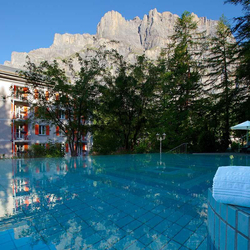 Wellness & Kulinarik im Wallis, 1 Nacht in der J. Suite Nord inkl. Frühstück & Restaurant-Gutschein