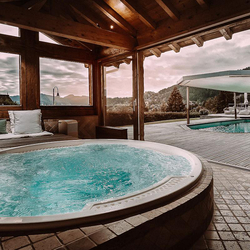 Spa & Massage mit Blumenöl, 60min Entspannung für 2 inkl. Champagner