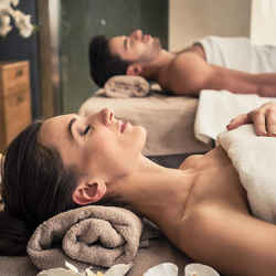 Massage en duo, Soin au choix avec thé et pâtisserie orientale 