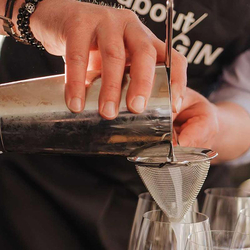 Gin Tasting zu Hause, mit dem Experten für 4 Personen