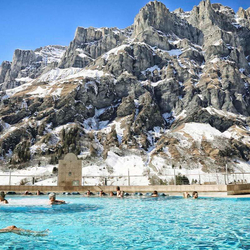 Wellness & Fondue in den Bergen, 2 Nächte inkl. Halbpension & Eintritt in die Thermalbäder