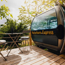 Gondelbett Übernachtung, mit Ausblick auf die Berner Alpenkette für 2 Personen | wochentags