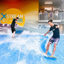Wavesurfen & Trampolin springen, 2 Stunden für 2 Personen ab 12 Jahren