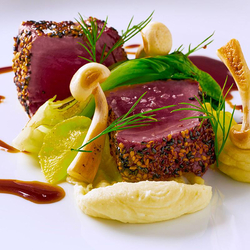 Menu gourmet à 3 plats à Bienne, Repas de saison avec eaux minérales et café-thé inclus pour 2 pers