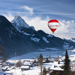 Gstaad en montgolfière, "Découverte à haute altitude" dans la région de Gstaad pour 2 pers