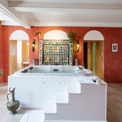 Spa marocain dans un château , pour 2 personnes