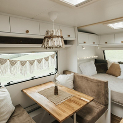 Wohnwagen Übernachtung, mit Fondue & Frühstück für 2 Personen