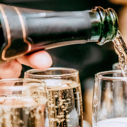 Champagner-Tasting Entdecker, Privates Degustationserlebnis bei Ihnen zu Hause (1-7 Pers)