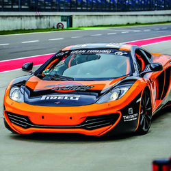 4 Runden fahren oder Racetaxi, Lamborghini, McLaren oder Porsche