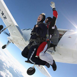 Neudorf Skydiving, Fallschirmsprung für 1 Person | wochentags