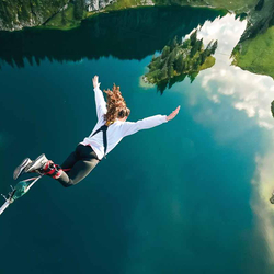 Saut à l'élastique au Stockhorn (BE), Sautez depuis un téléphérique à 134 mètres de haut