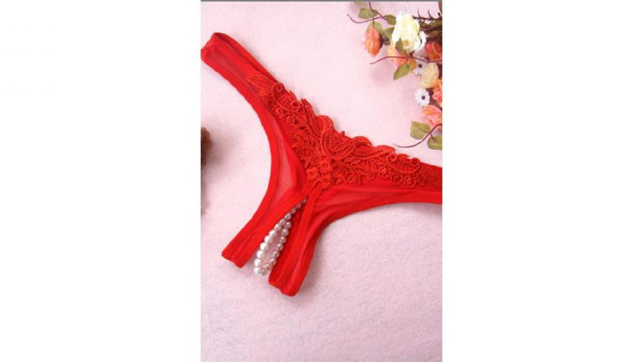 Roter String - Mit Perlen Roter String - Mit Perlen