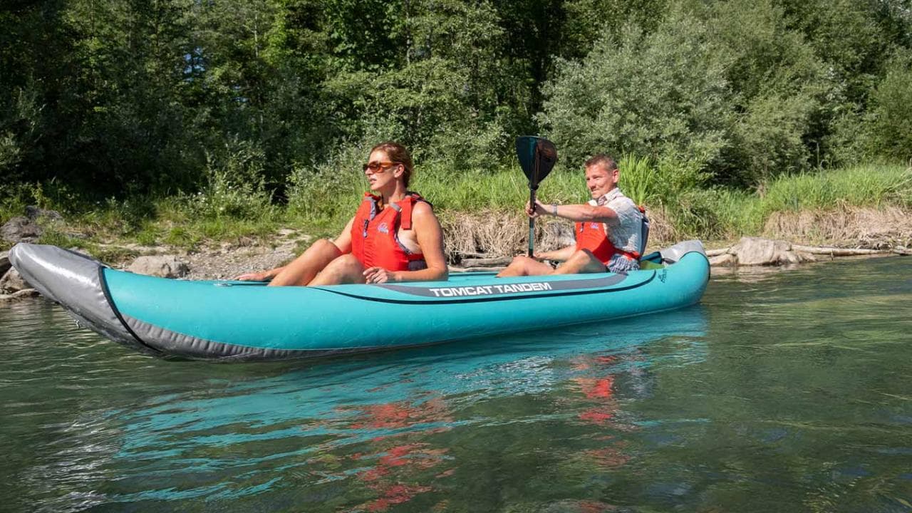 Faire du kayak à deux sur l'Aar