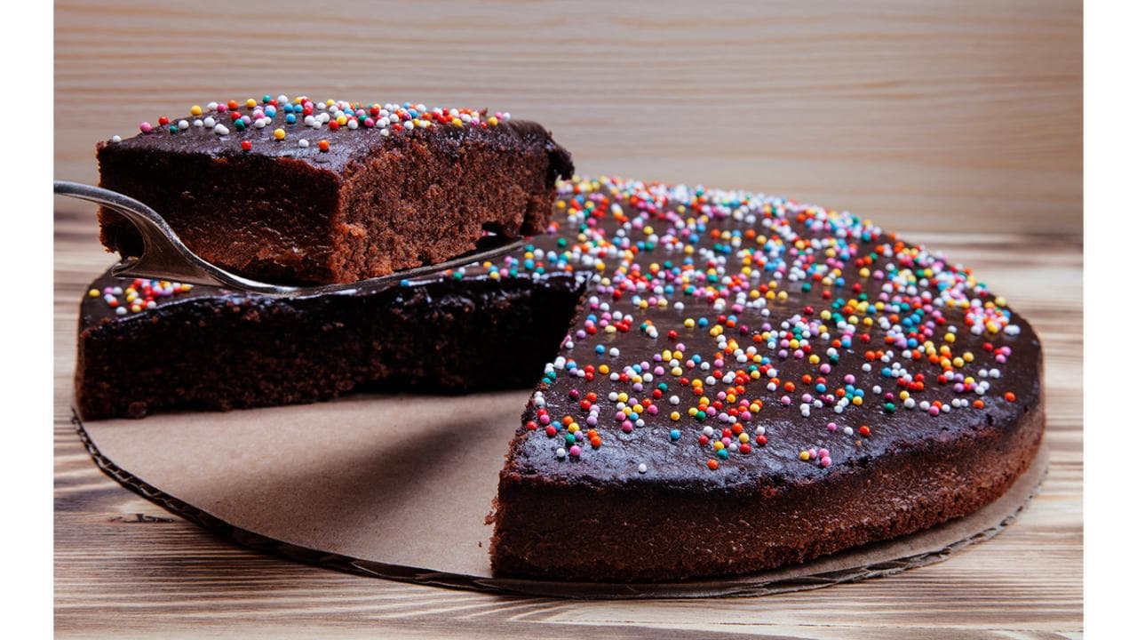 Gâteau au chocolat - avec des vermicelles colorées 1