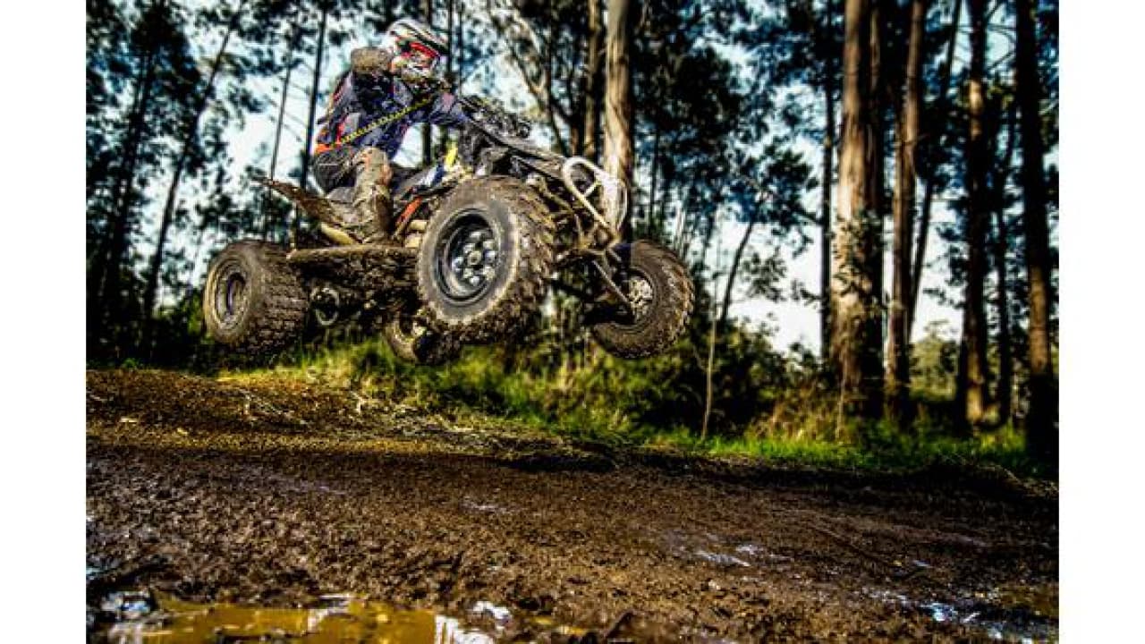 Quad auf Motocross Strecke - Fahrspass für Offroad-Fans 1